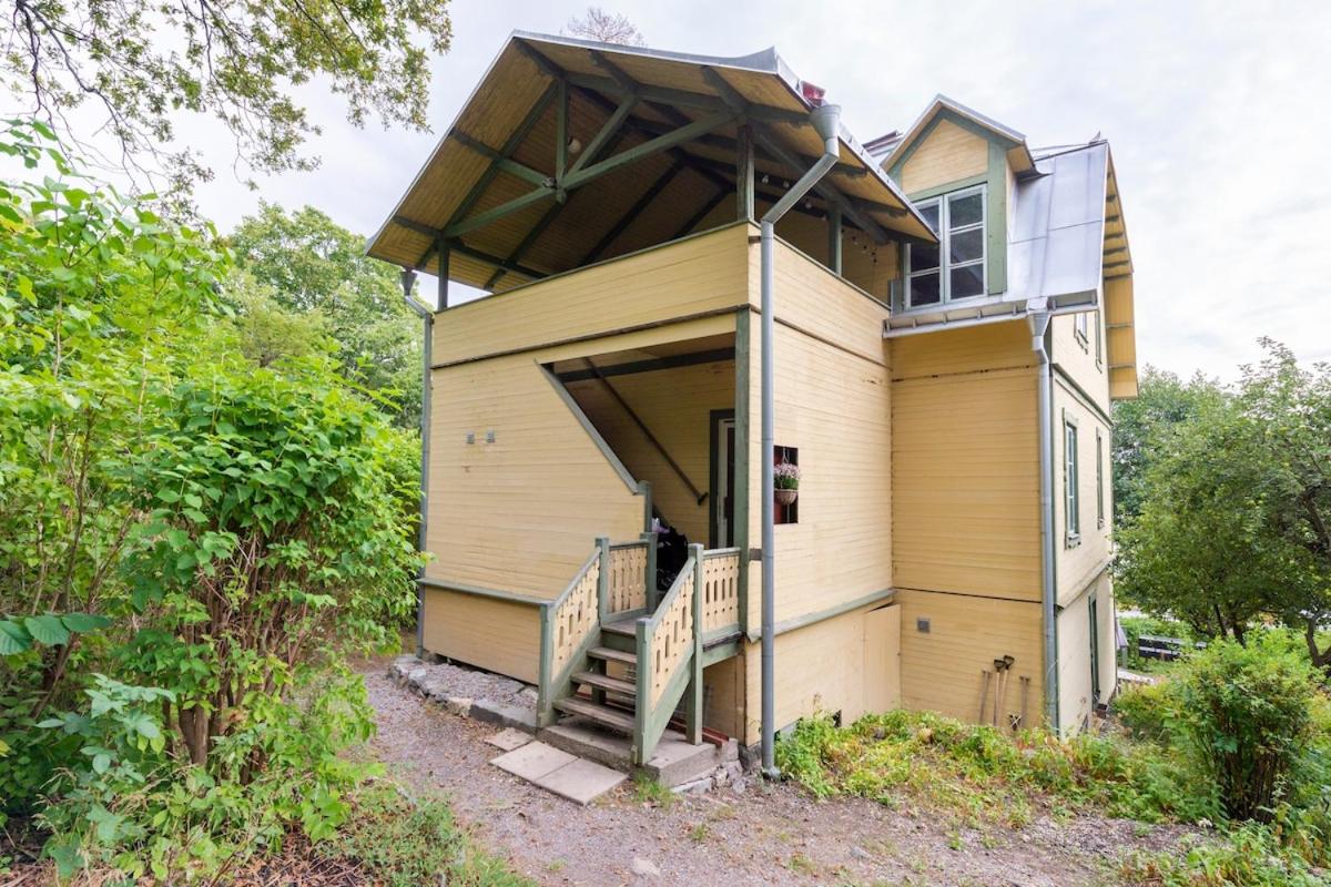 Historic apartment by the water STHLM - B&B Solna