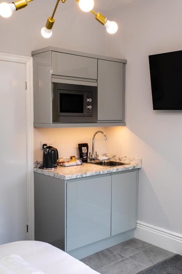 Staycoastal Linden Hotel King Deluxe Suite 6 - Chambres d’hôtes Whitley Bay