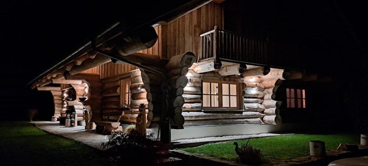 Drei-Flüsse-Blockhaus Doppelhaushälfte - B&B Unedt