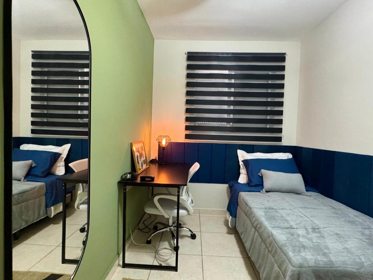 2-bedroom apartment with balcony facing the woods - Chambres d’hôtes São Carlos
