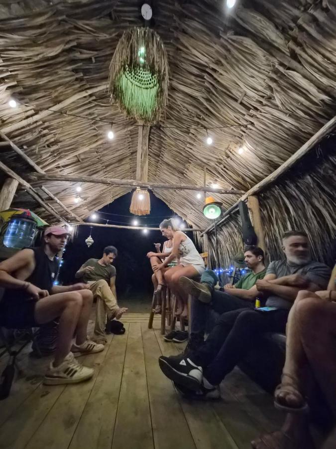 Dos Peladas Hostal - B&B Santa Marta