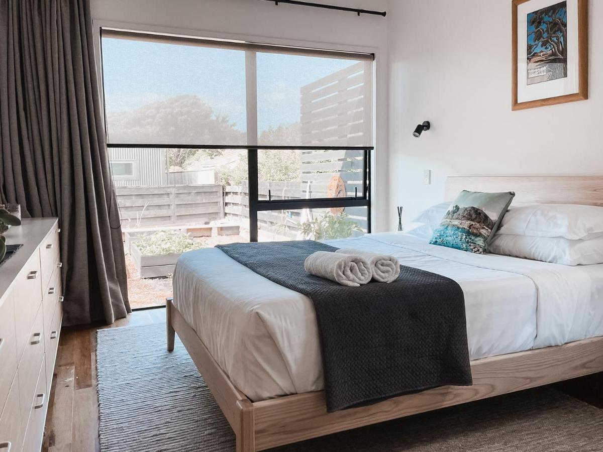 Kowhai Cabin - Serene Scandi Escape in Hokitika - B&B Hokitika