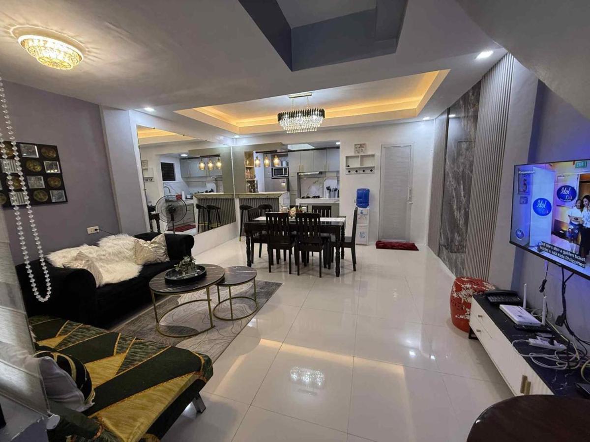 Modern 3BR Gated Townhouse Near SM Mall, Gaisano Mall, Robinson Mall & Ace Hospital - B&B Butuan