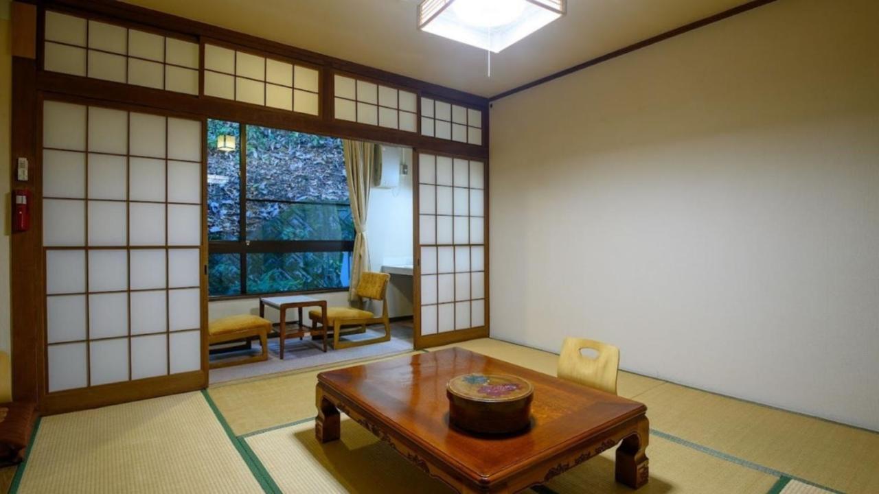 Japanese-style Room 8 Tatami – Non-Smoking