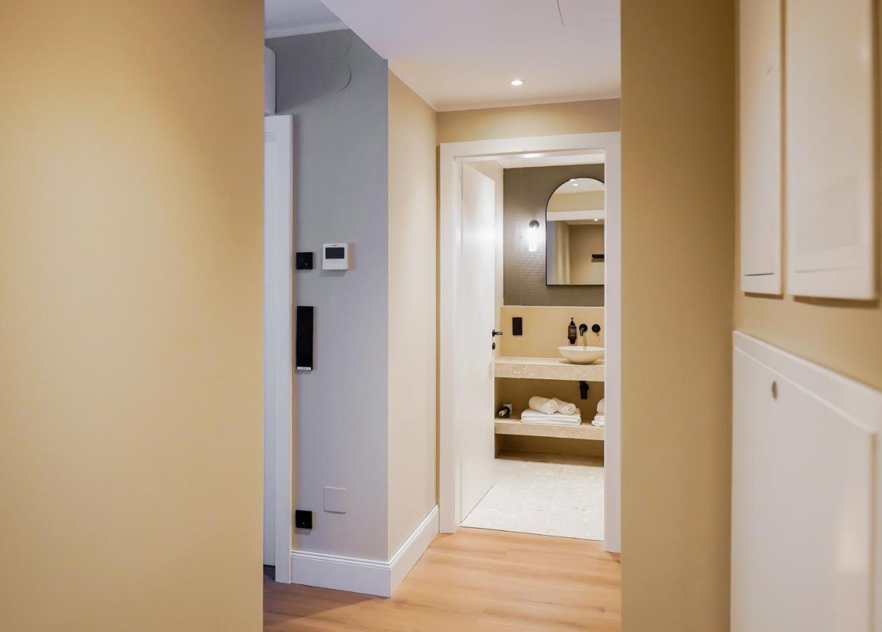 One-Bedroom Apartment 206