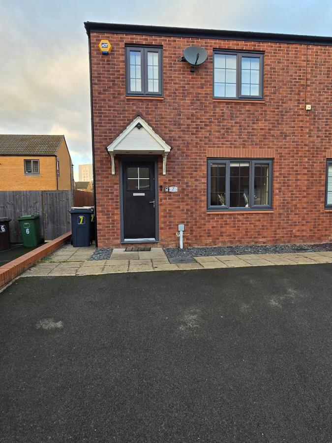 The Charm Luxury House - 8mins to NEC, Birmingham Airport - B&B Marston Green