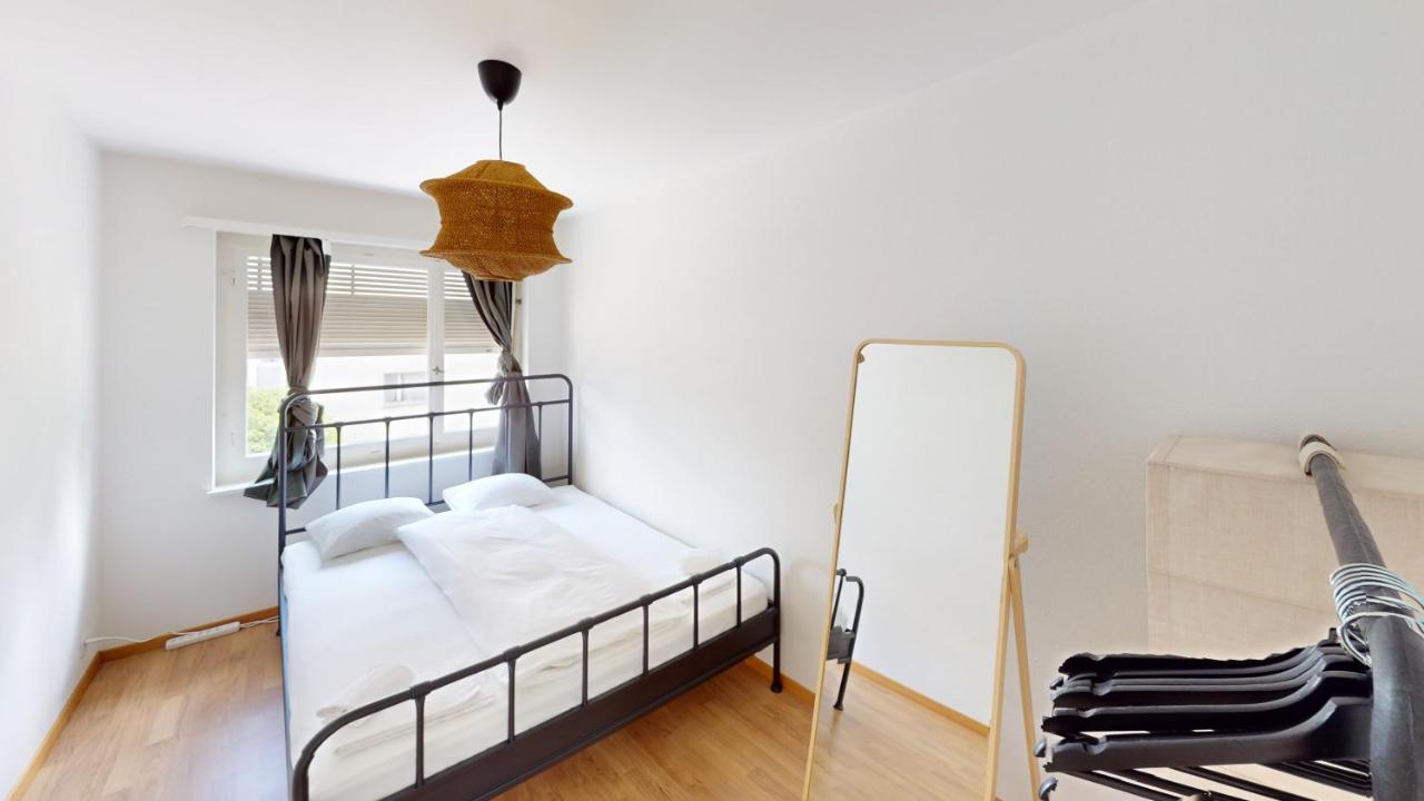 Cozy Zürich with Balcony and Kitchen - B&B Zurigo