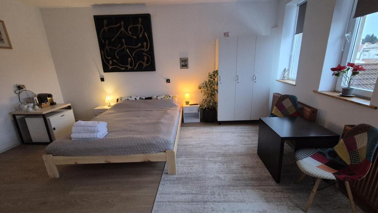 Lumiere Studio 1 - B&B Sfântu Gheorghe