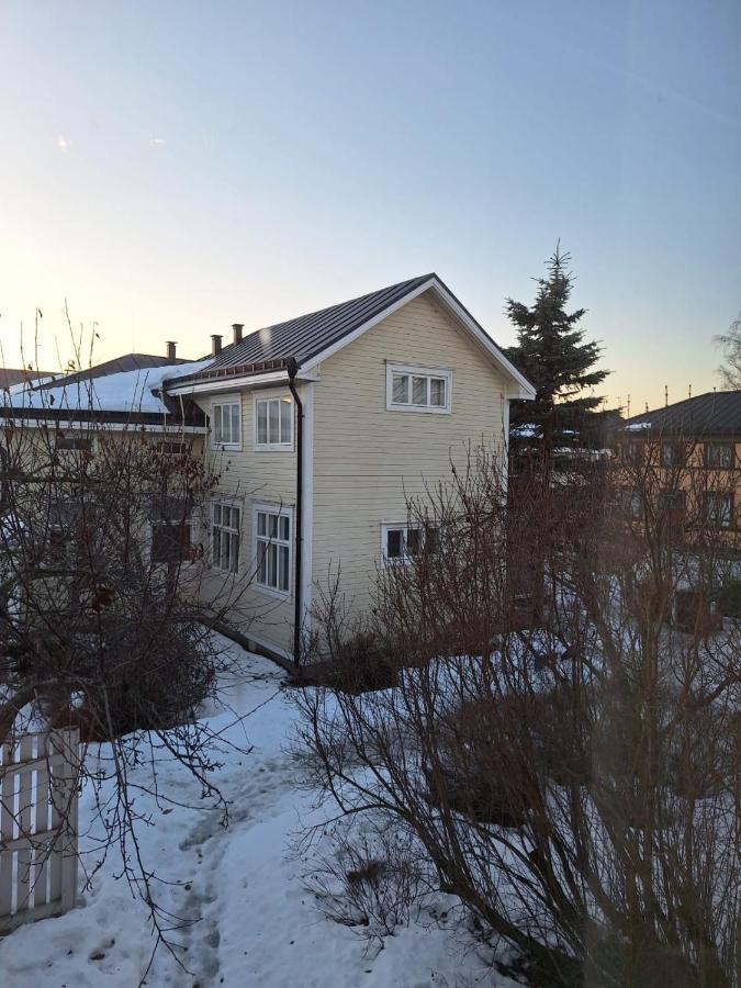 Huoneisto Kuusi - Ferienwohnung Kokkola