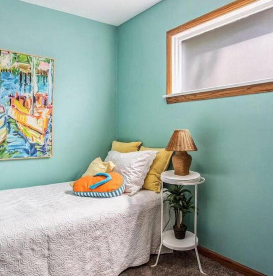 Lakeshore Comfort Lakeview Family Getaway - B&B Muskegon