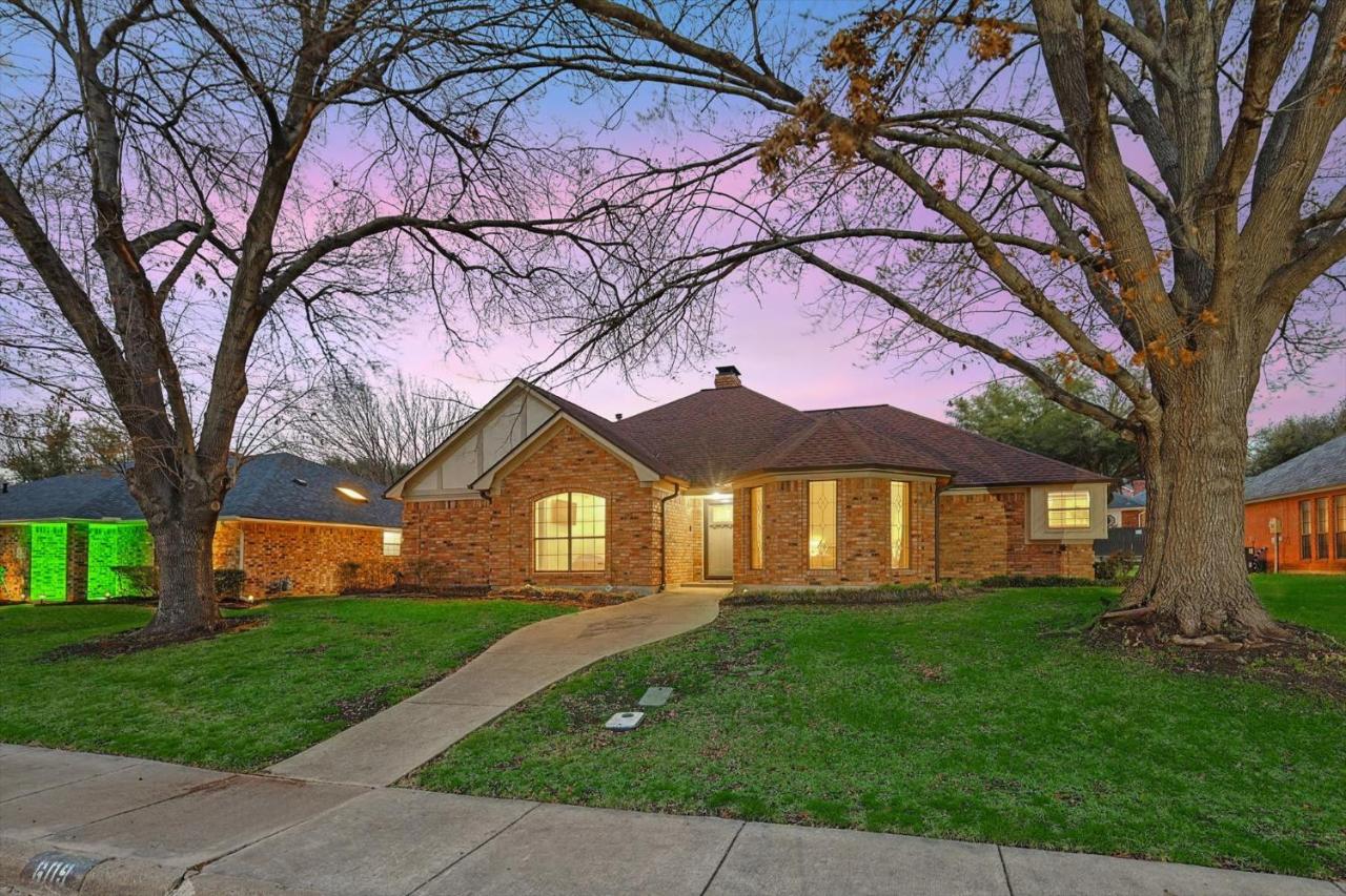 Beautiful 5Br 2Bath DeSoto Home with Pool - B&B DeSoto