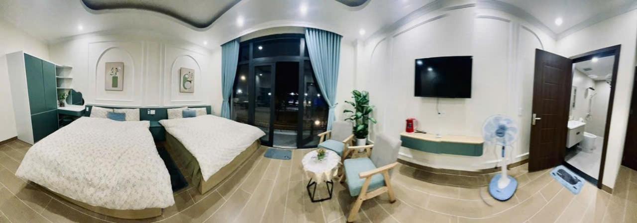 Habitación Familiar con vista lateral al mar