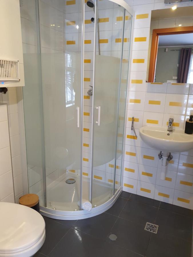 Studio met Kingsize Bed en Slaapbank 