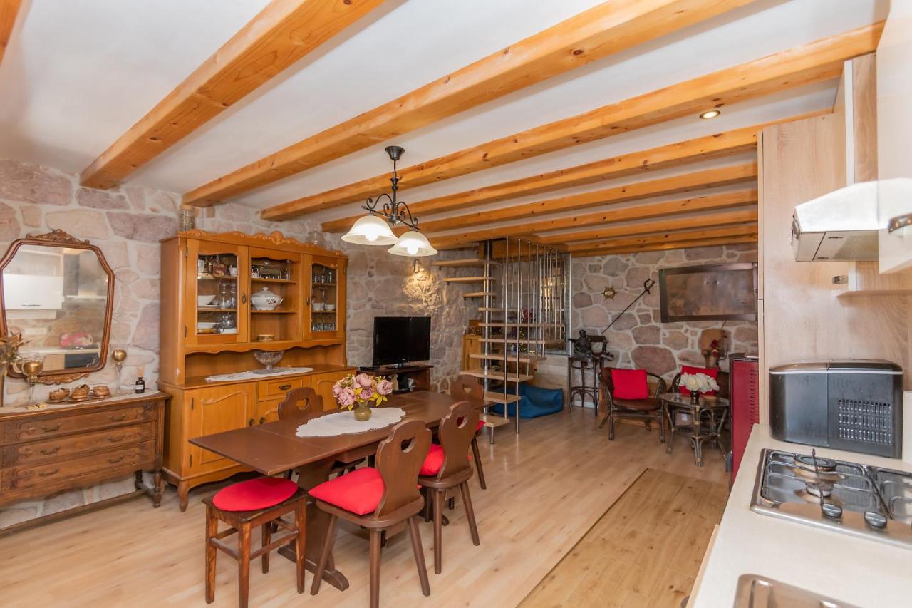 Villa con 2 Camere da Letto