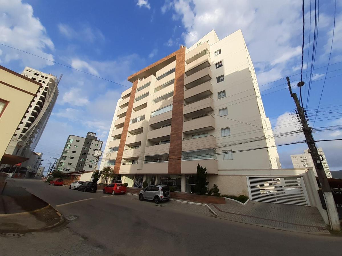 Apartamento aconchegante a 150 metros do mar - Bed and Breakfast Porto Belo