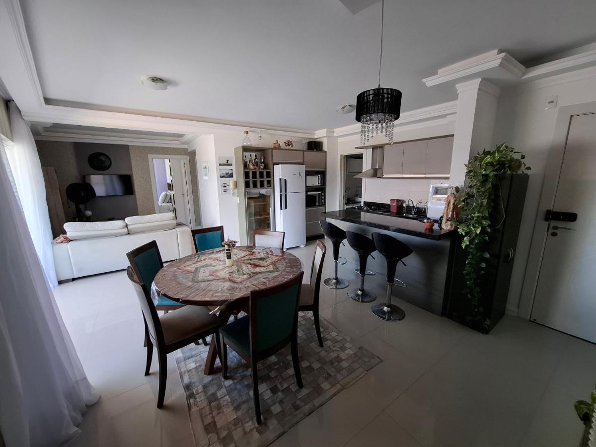 Apartamento aconchegante a 150 metros do mar - Bed and Breakfast Porto Belo