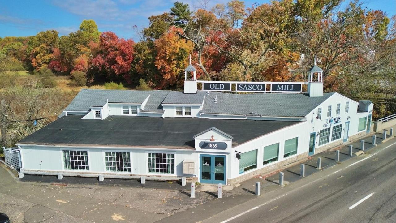 2BR Flat above Historic Cider Mill - Ferienwohnung Westport