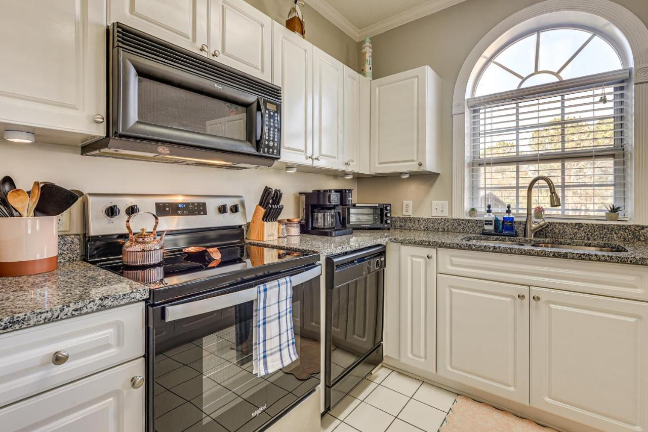 Golf, Gamble & Fish! Condo w/ Pool in Little River - B&B Little River
