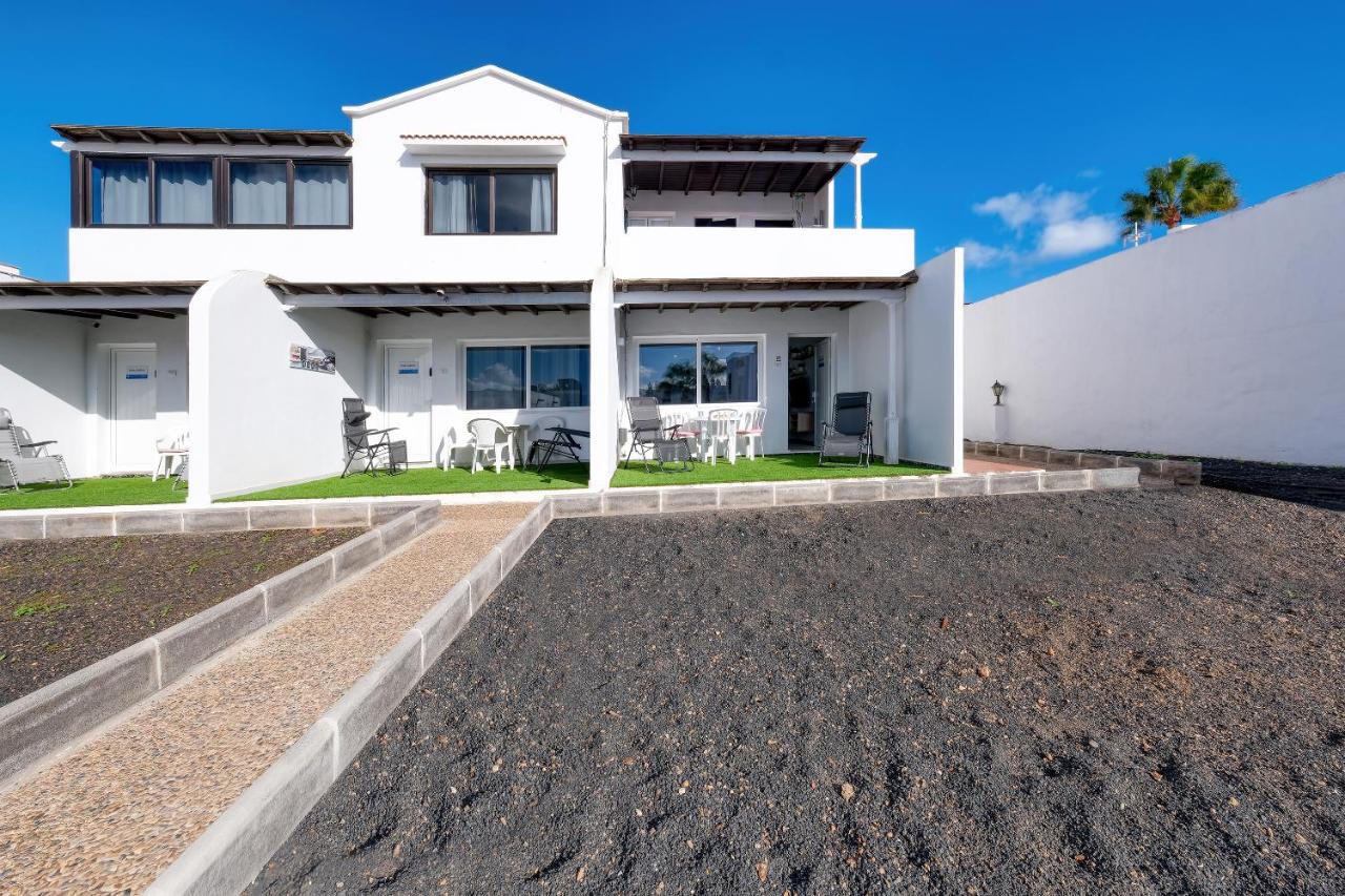 Suite Helios - 500M to the Beach By Lanzarote Vacation Homes - B&B Puerto del Carmen