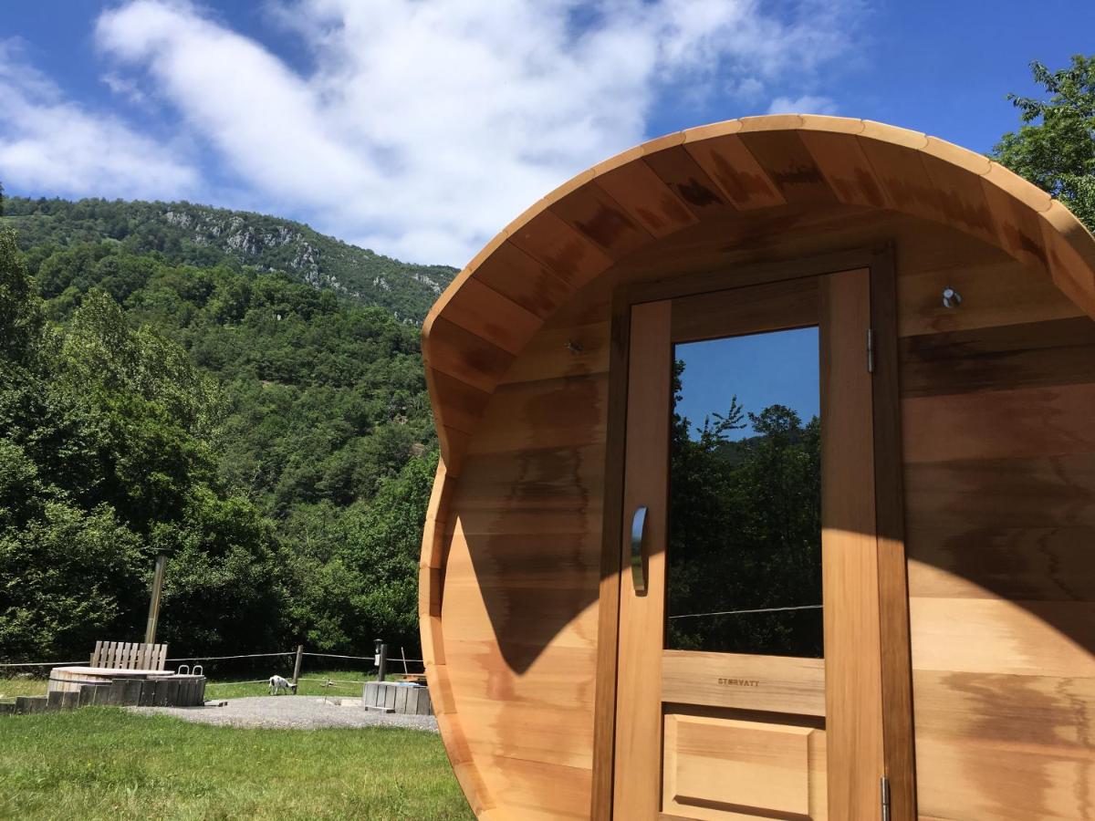 Gîtes et yourte le Tucaou avec bains nordiques - B&B Camous