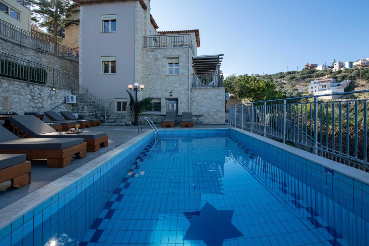Great Escape Sea View Private Pools, Jacuzzi & Ultimate Relaxation - Bed and Breakfast Maroulás