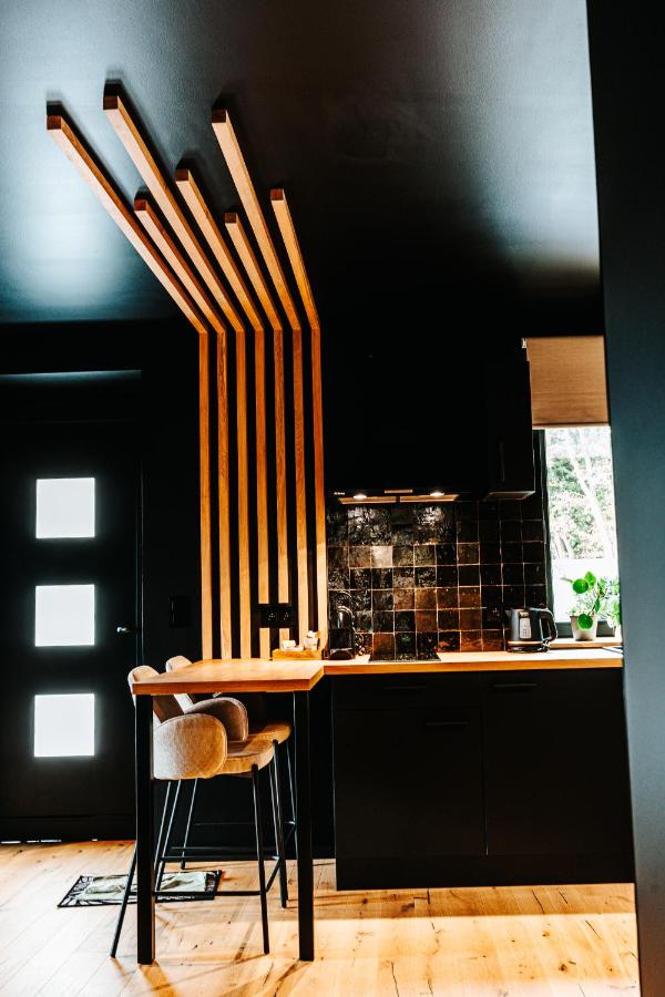 La complice des rails - Le passage secret - B&B Stavelot