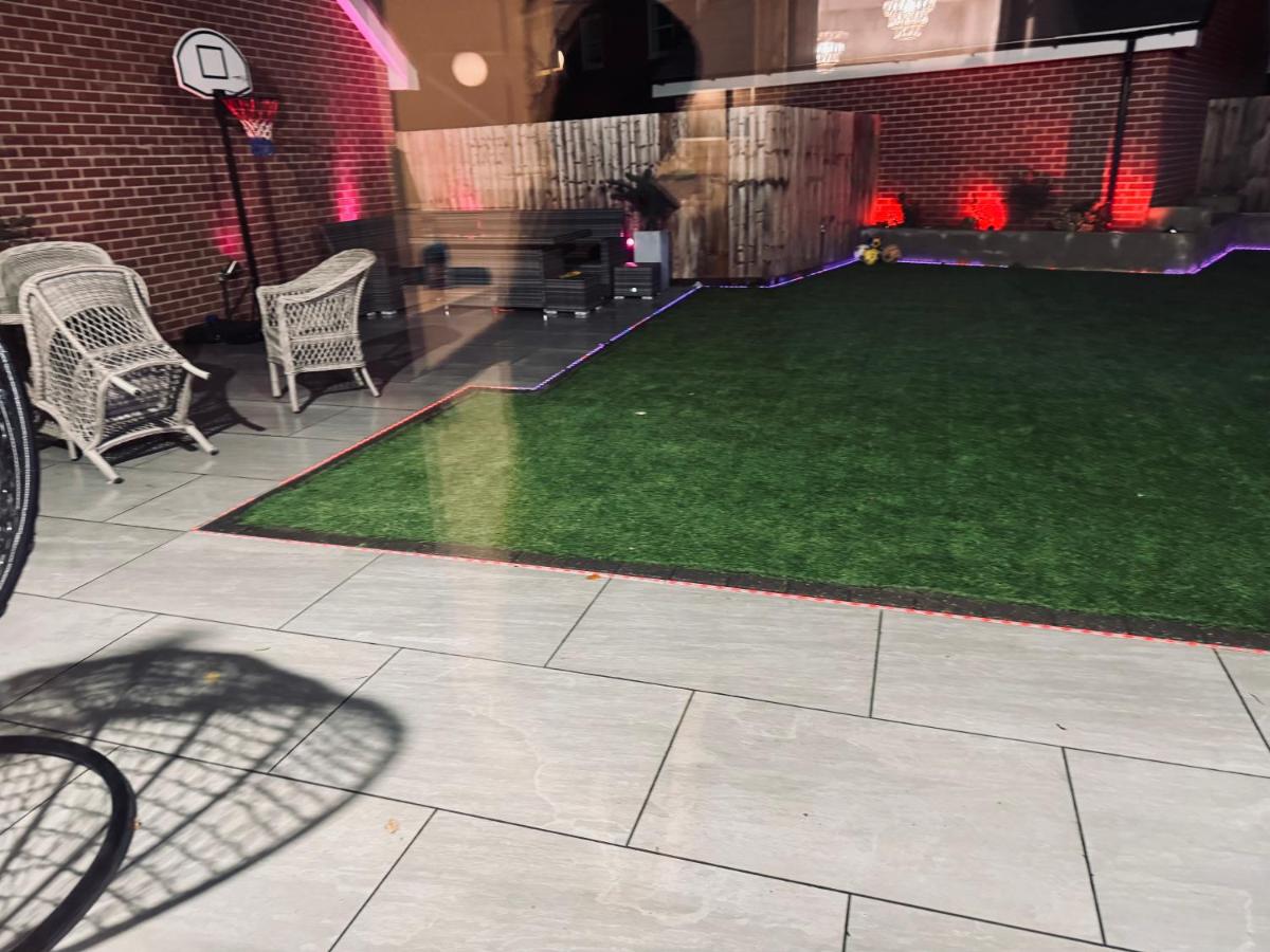5 Bedroom Luxury Home, Aylesbury - London - B&B Hulcott