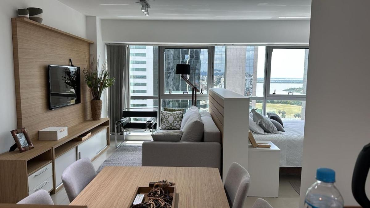 Studio ao lado shopping com Vista Guaíba - B&B Porto Alegre