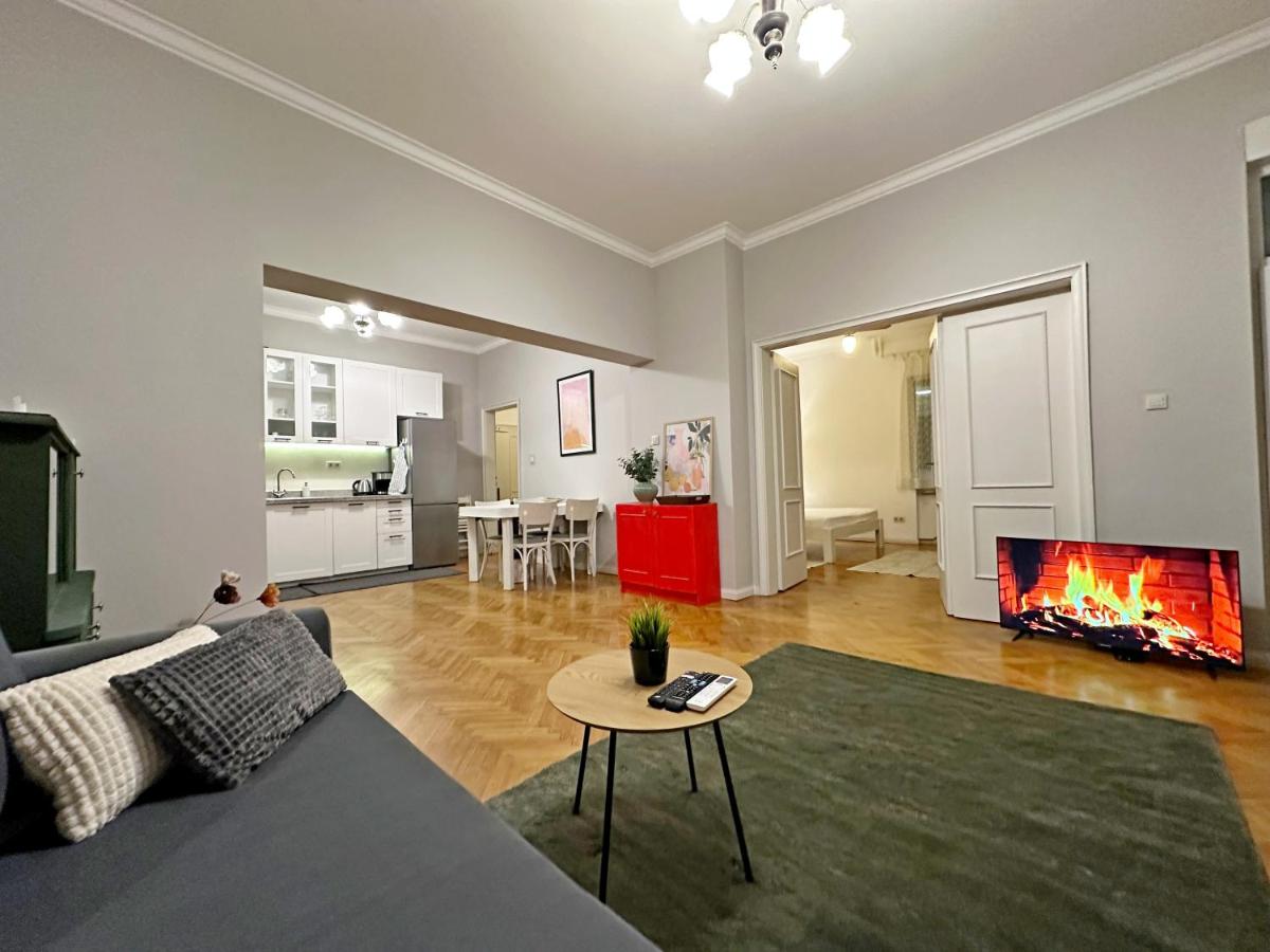 Elegant 2BDR Apt for groups and family - Fast Wi-Fi - B&B Sofia