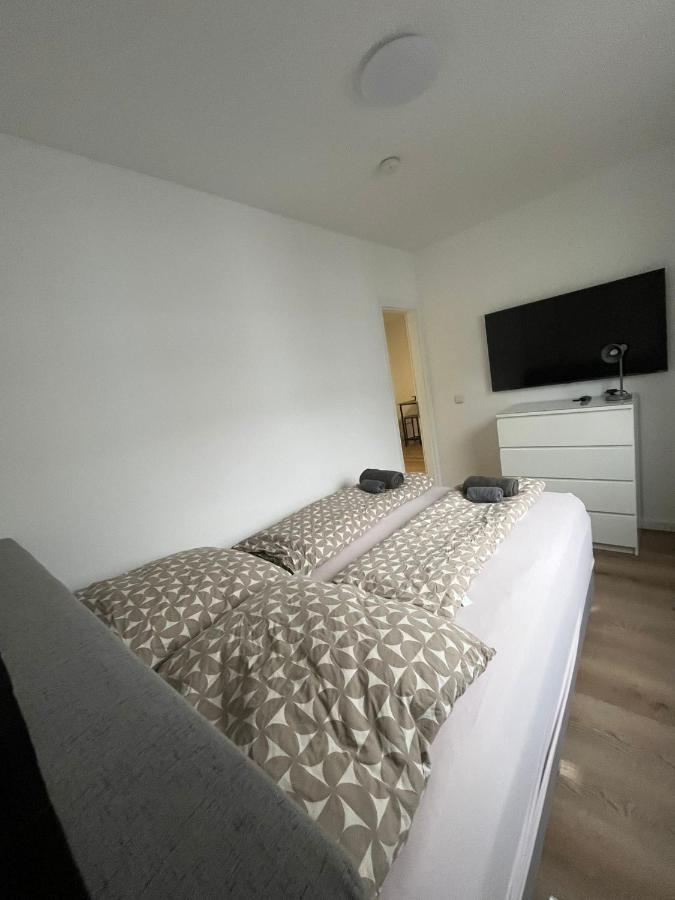 Zentrales und renoviertes Apartment nähe Medienhafen mit Balkon - B&B Düsseldorf