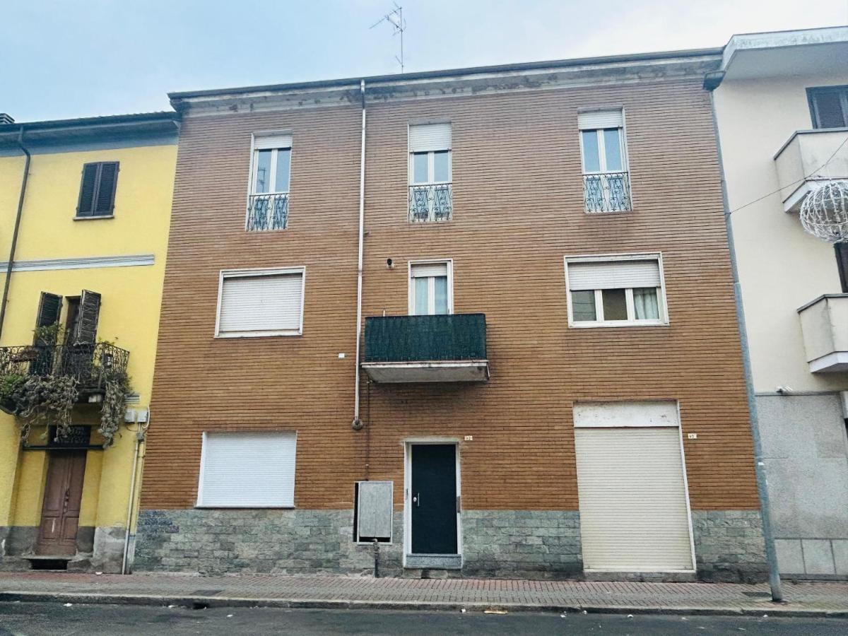 Corso 42 - Bilocale moderno e spazioso con riscaldamento a pavimento - Chambres d’hôtes Novare