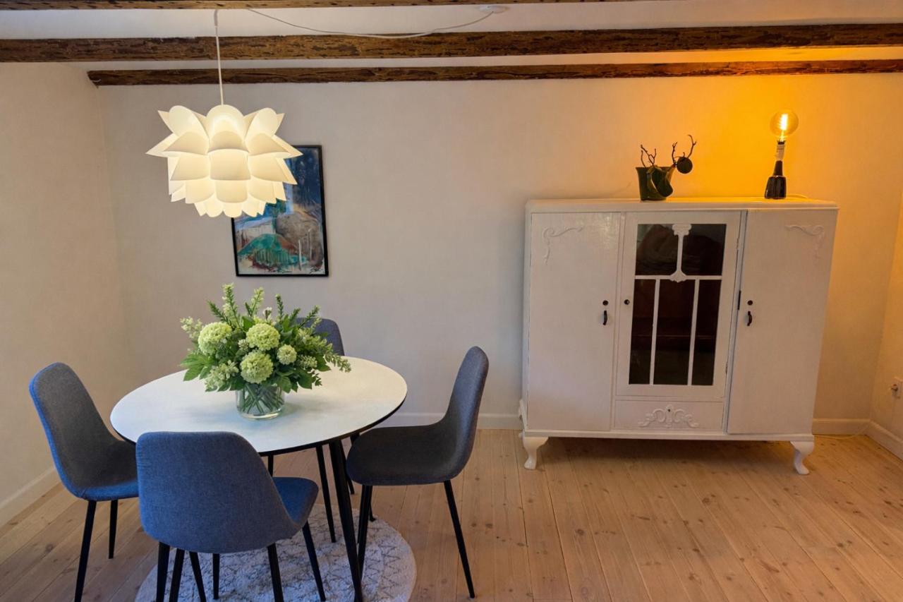 Villa Fuga kælderlejlighed - Chambres d’hôtes Jelling