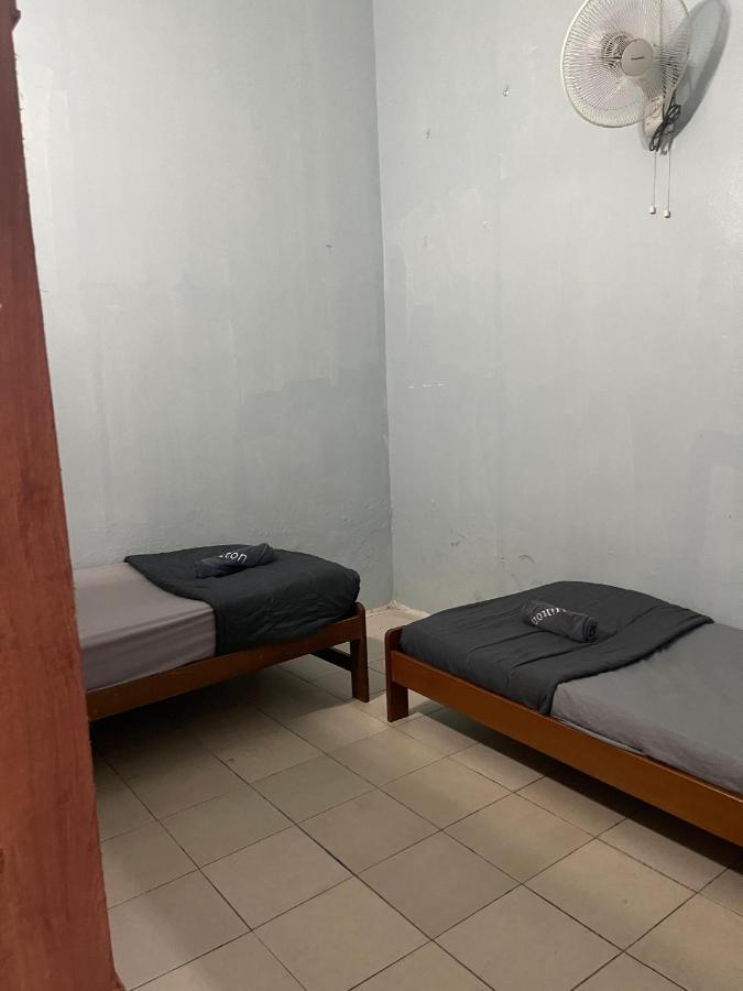HOMESTAY SUNGAI UDANG 3 Bilik aircond - B&B Kampung Baharu Sungai Udang
