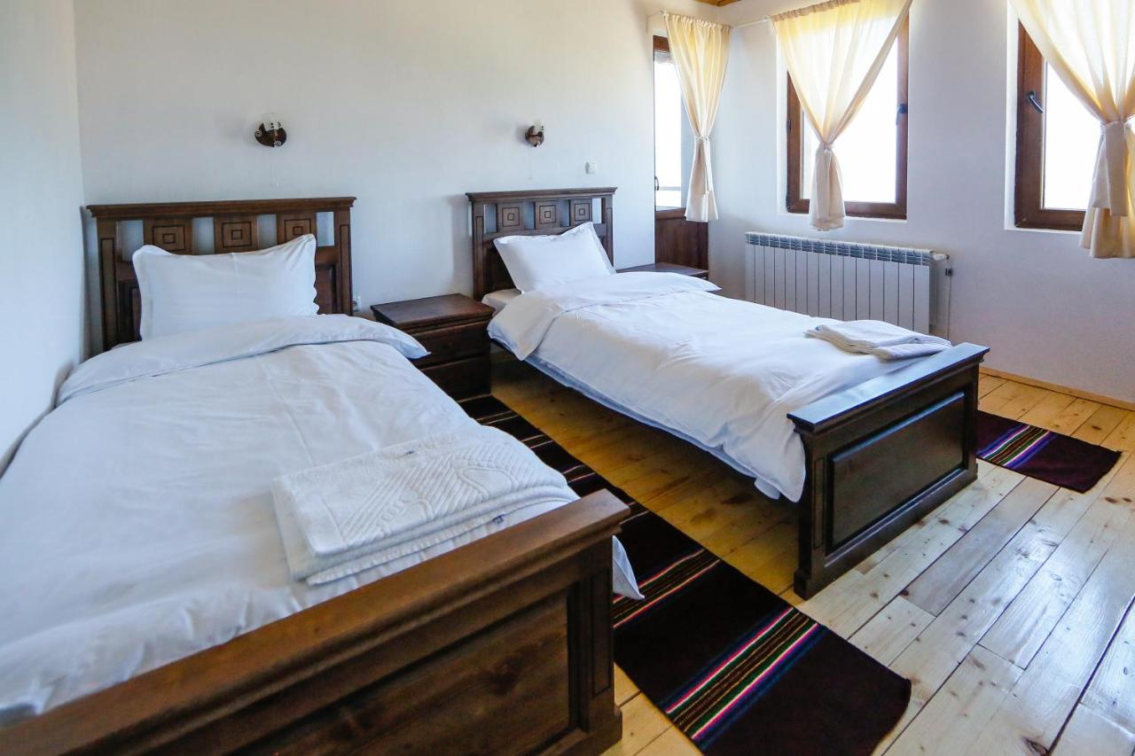 B&B Skrebatno - КАЛПАЦИТЕ - Kalpacite Guest Houses - Bed and Breakfast Skrebatno