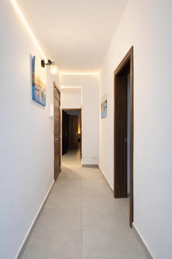 Modern Bright Apartment Central Sliema 6th floor - Ferienwohnung Sliema
