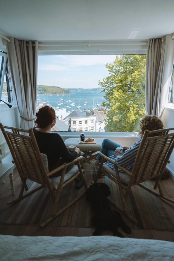 Stunning High Street Townhouse With Sea Views & Parking at 'Tide View Townhouse' - B&B Falmouth