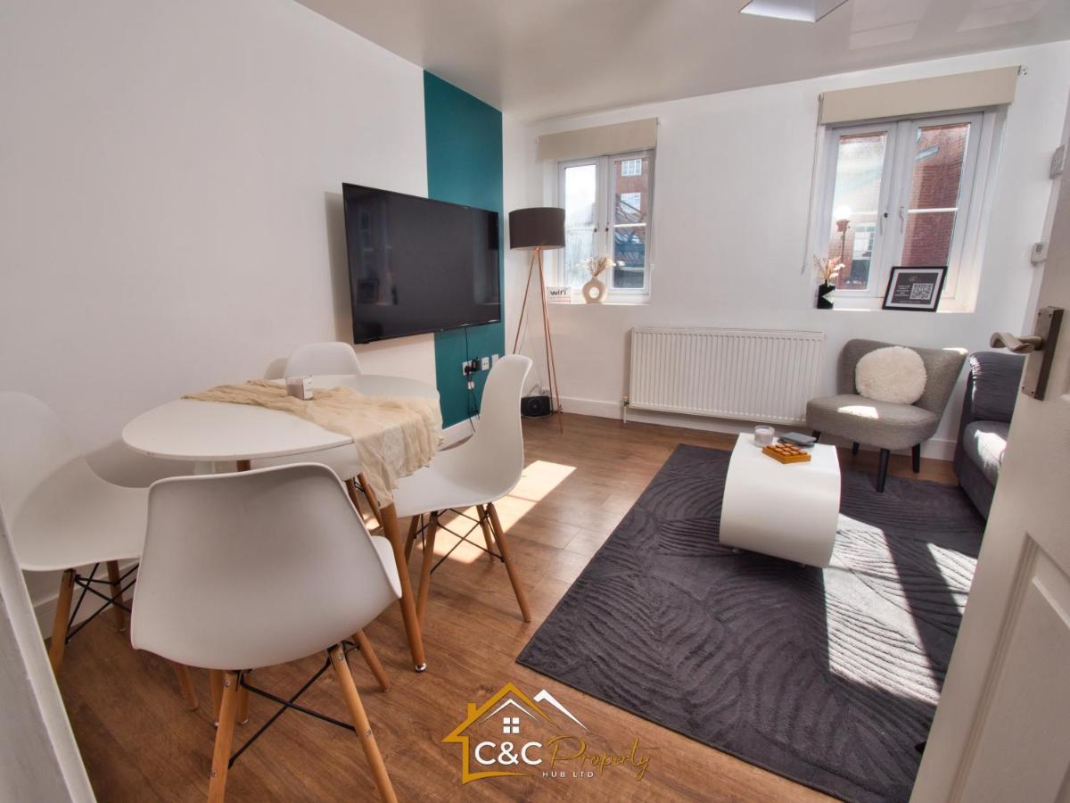 Modern Flat in Aldershot- sleeps 4 - B&B Aldershot