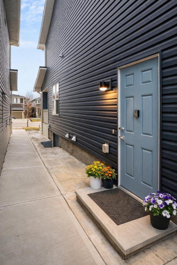 Bright 2BR Suite Near YYC & Mall - B&B Calgary