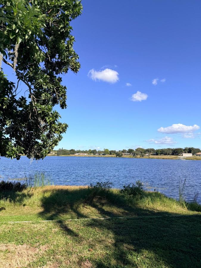 Renovated Lakefront Luxury retreat by Legoland - Bed and Breakfast Lake Hamilton