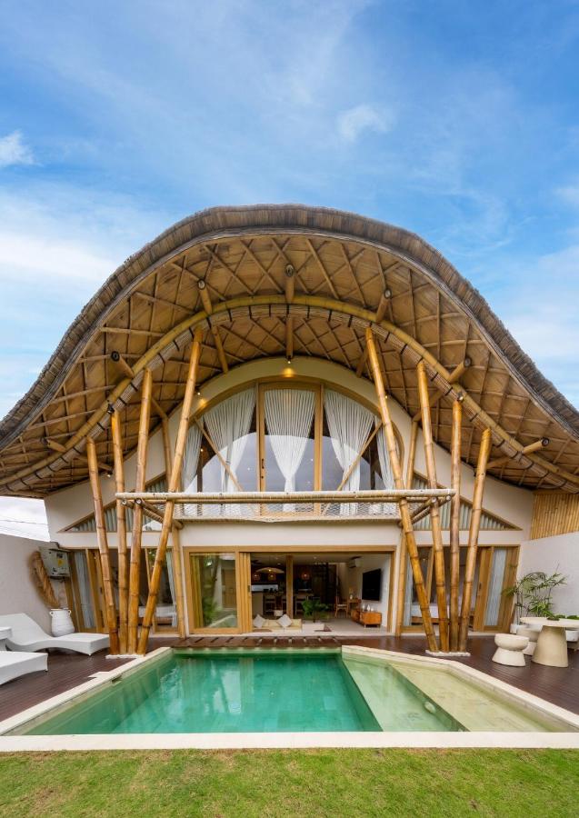 Villa Sunset Bamboo by Pertama Stay - B&B Kerobokan