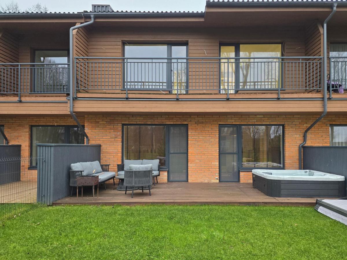 Nordic Wood Luxury Stay with Jacuzzi - B&B Palanga