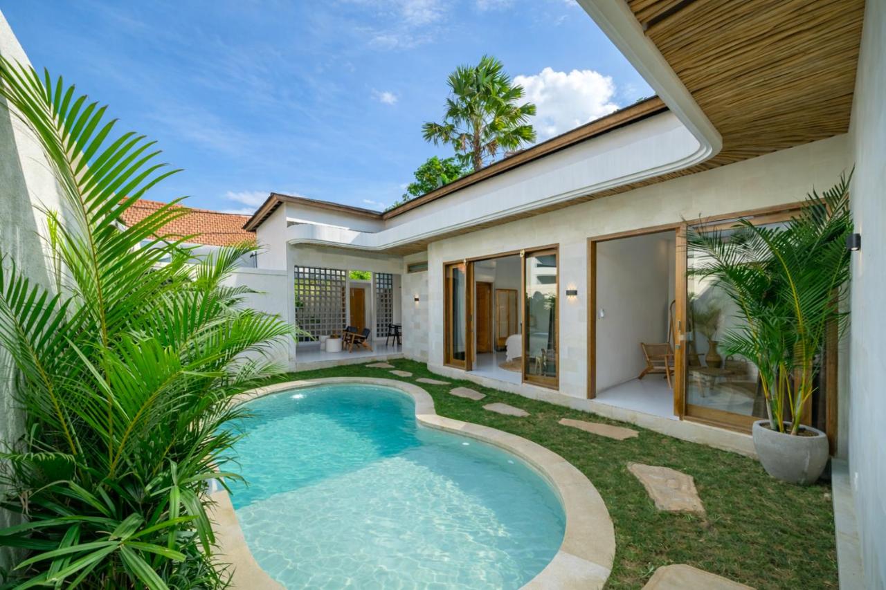 Nooky 1 - 2BR Villa with HUGE Pool - B&B Kerobokan