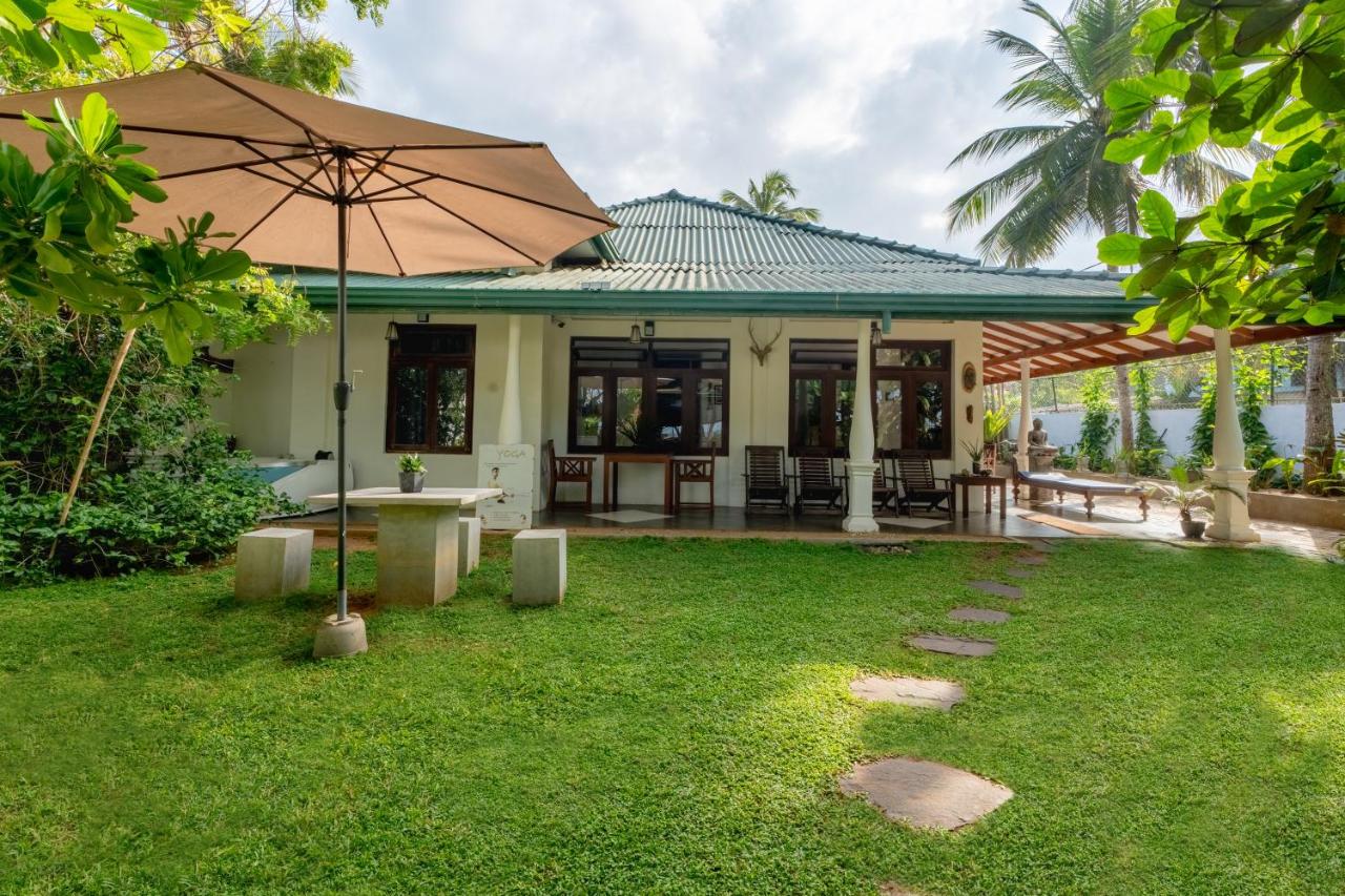 Lohas Beach Villa - Chambres d’hôtes Kalutara