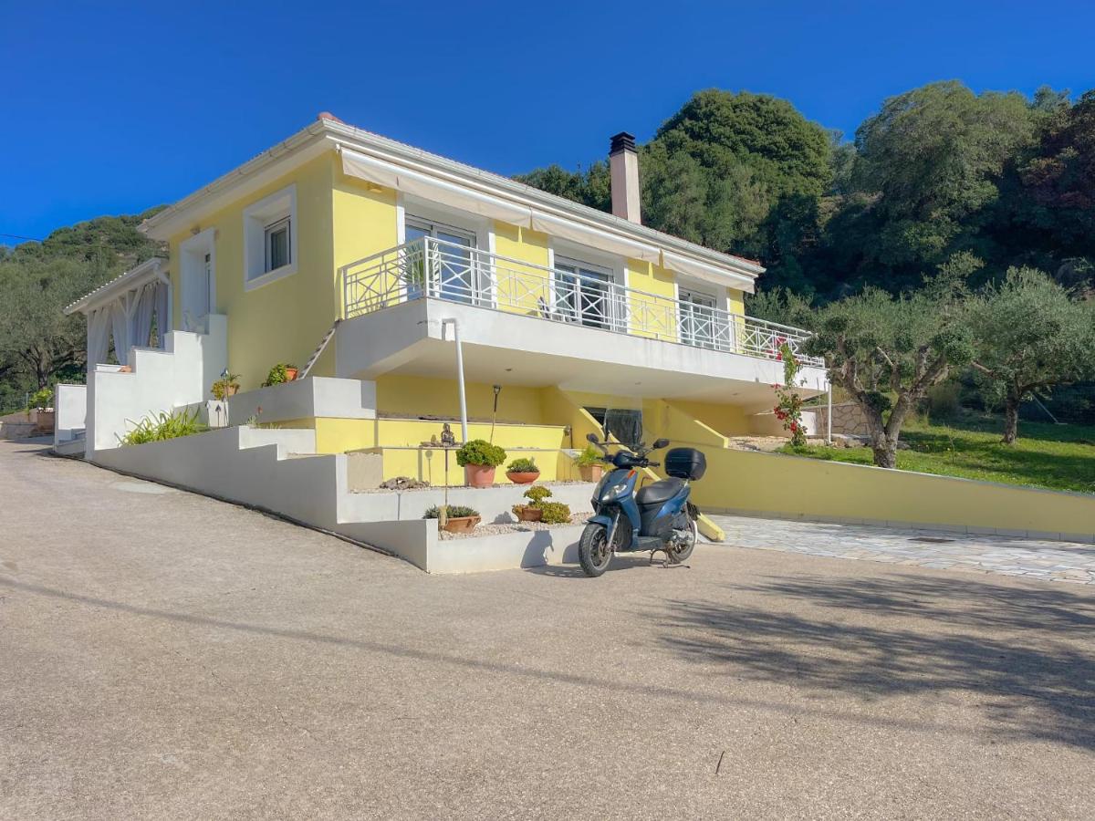 Villa M&M met eigen zwembad - B&B Kalamaki