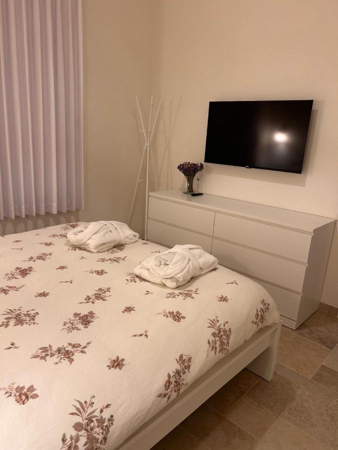 בצל האורן Betzel haoren - B&B Al Rūm