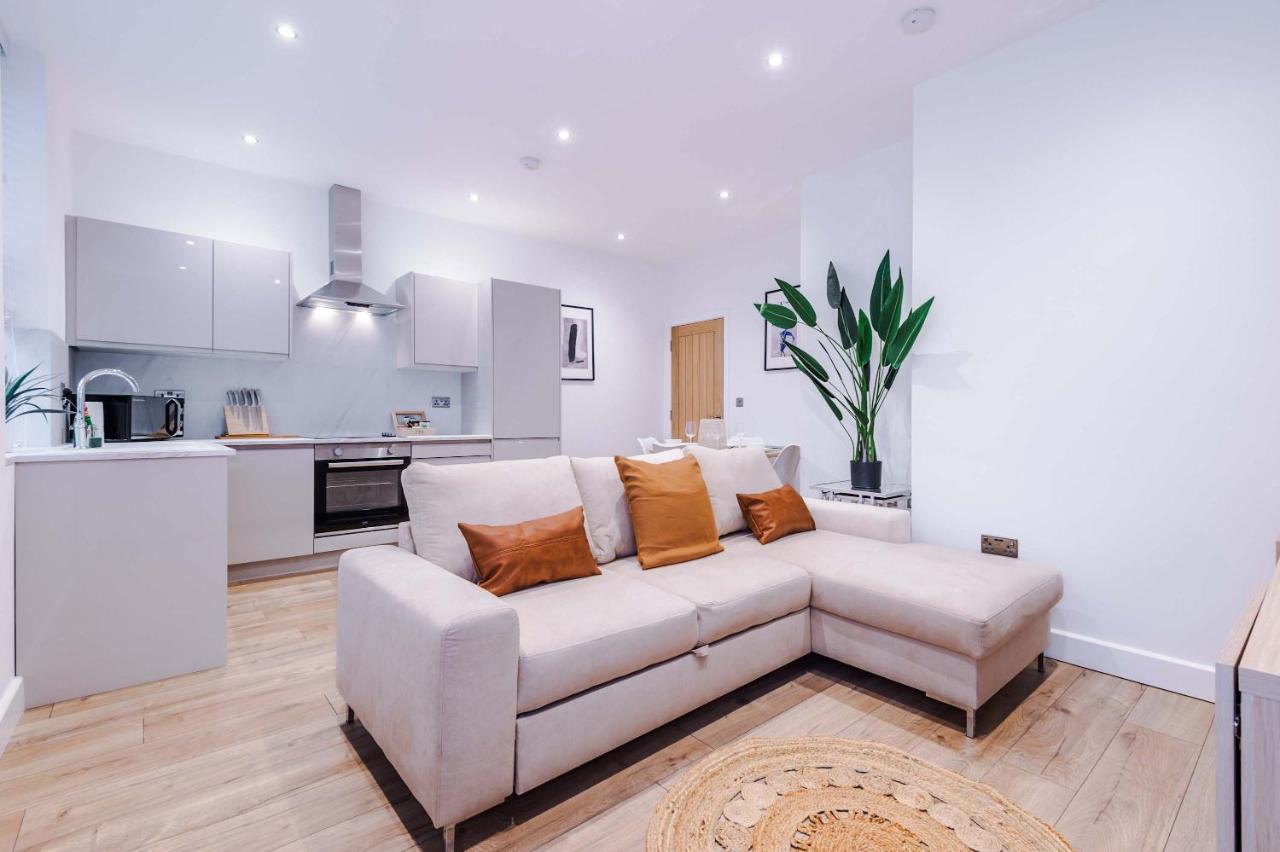Old Town Hull Apt 2 - Sleeps 4 - Town Centre - Bed and Breakfast Kingston upon Hull
