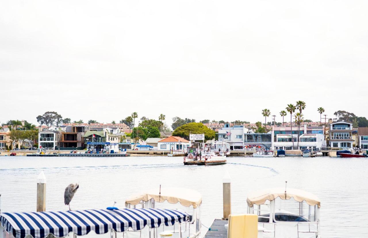 Updated 1Br Bayfront Cottage W Deck In Quiet Balboa Island By Beachview Rentals - Chambres d'hôtes Newport Beach