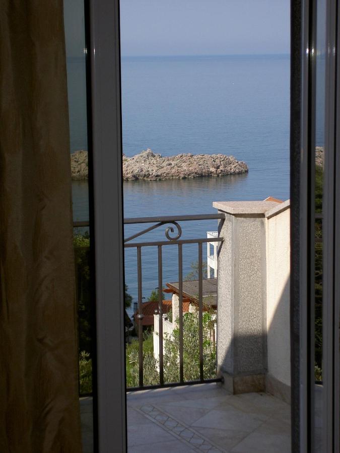 B&B Sveti Stefan - Apartmani More - Bed and Breakfast Sveti Stefan