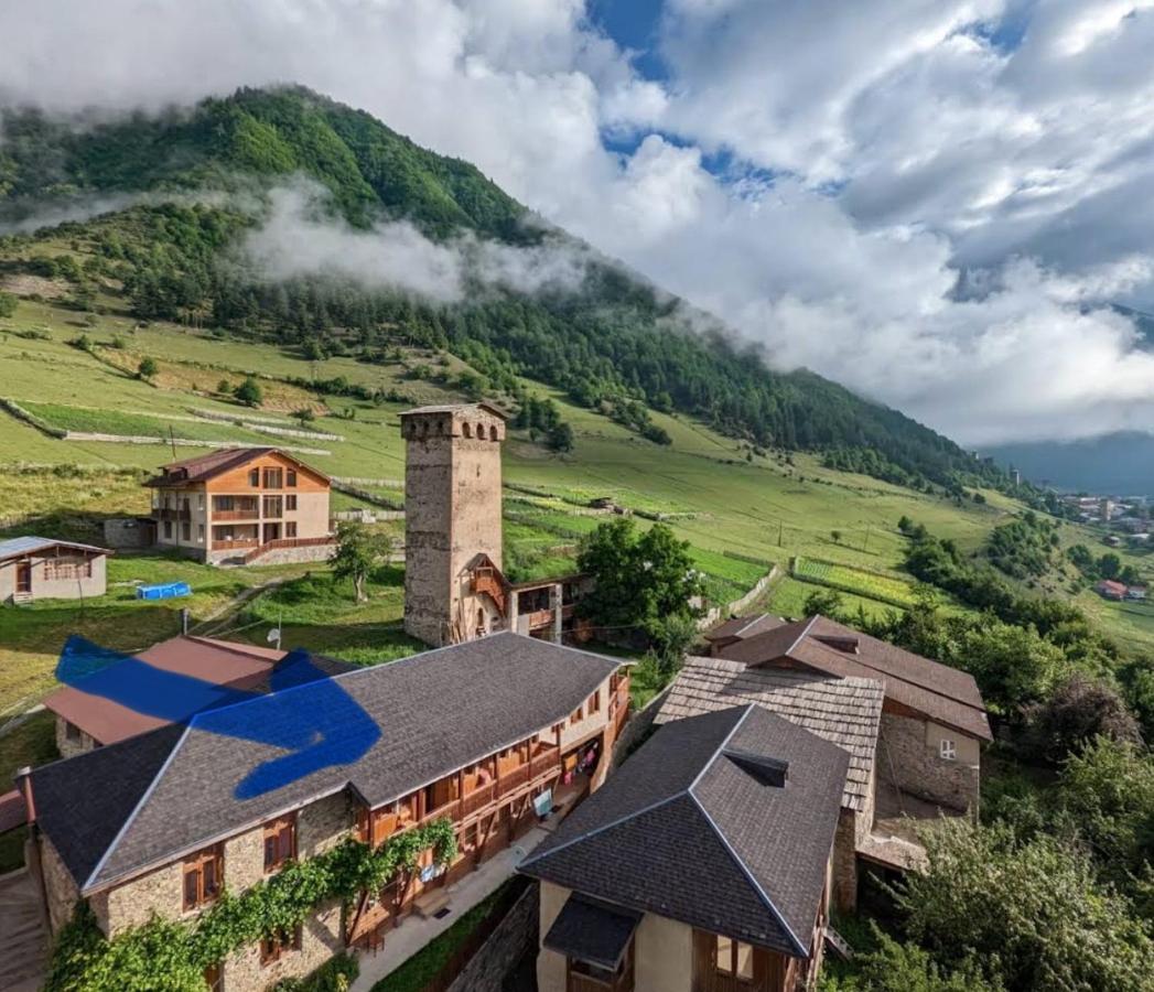 Akso & Margiani Guest House - B&B Mestia