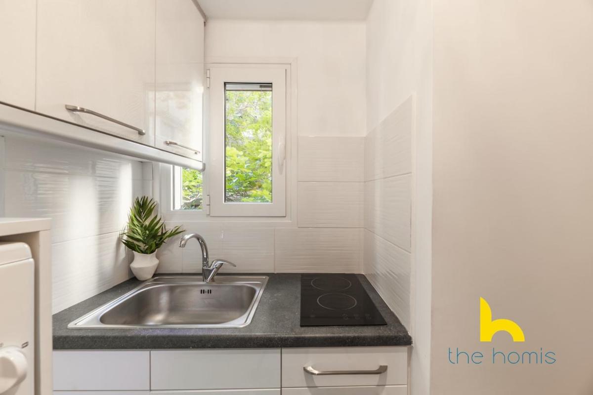 Modern Studio Escape near Seaside & Marina! - B&B Athens